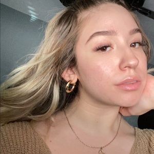 Meet your Posher, Elena